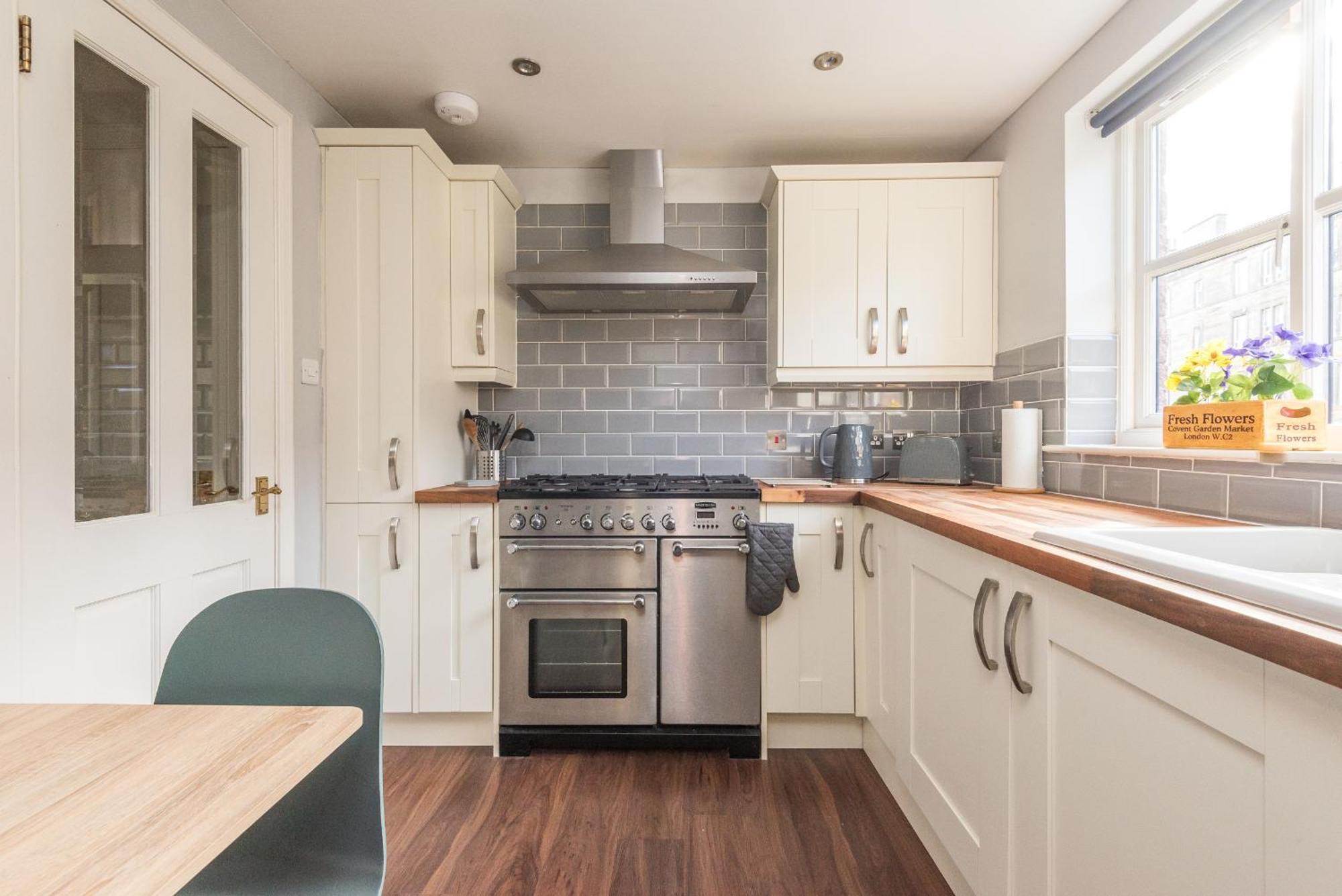 Cosy Roseburn Apartment, Edinburgh - 2 Bedrooms, Free Parking Екстер'єр фото